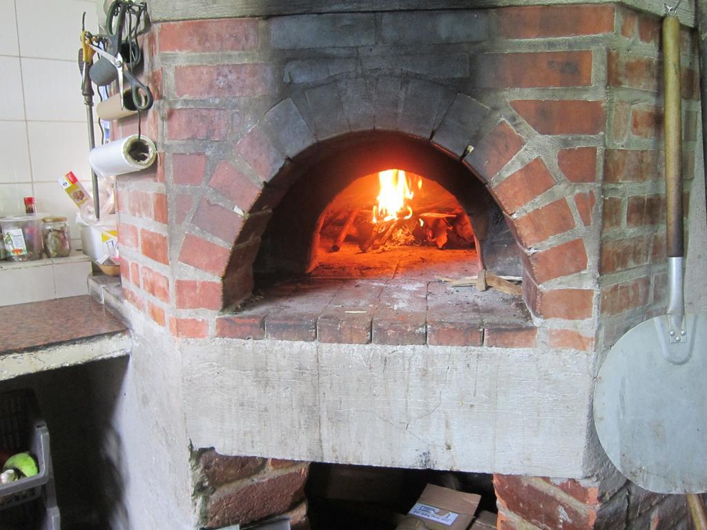 Hosteria La Roulotte - Mindo Bagian luar foto