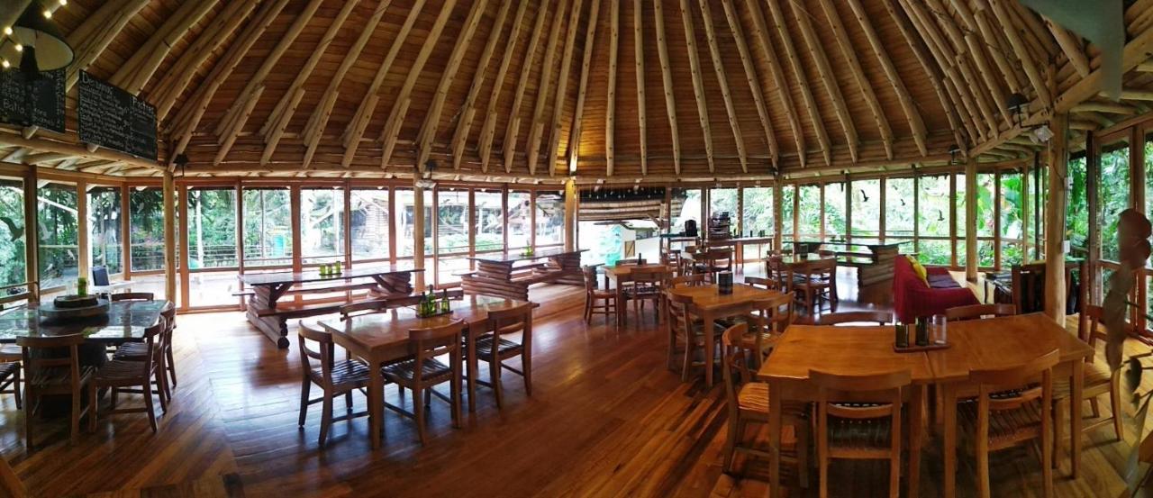 Hosteria La Roulotte - Mindo Bagian luar foto